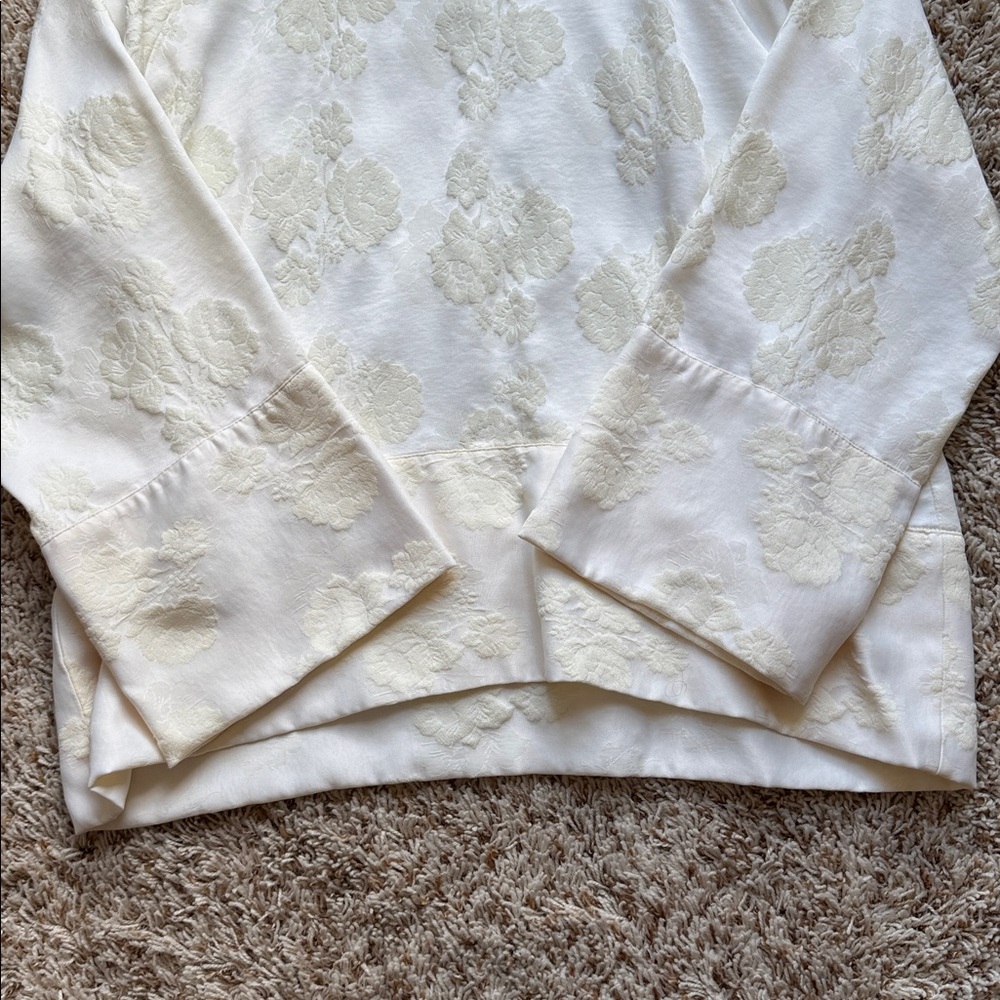 Zara Cream Blouse with Black Accents - Picture 4 of 10